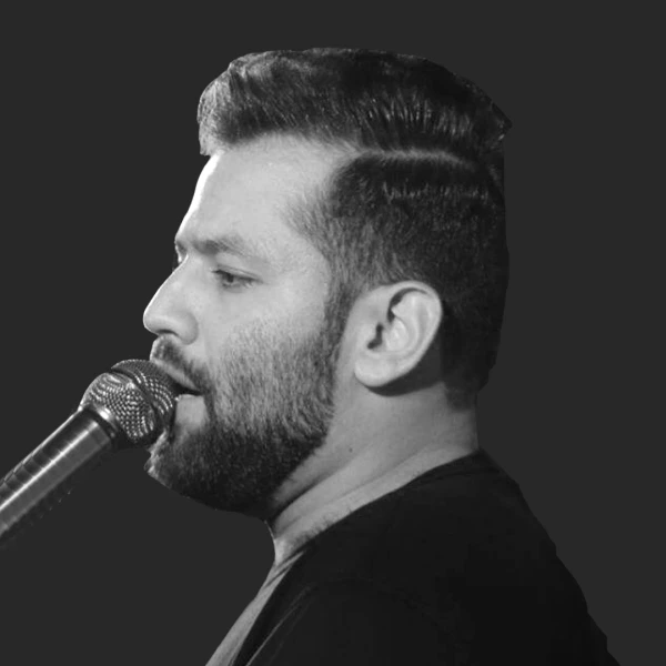 تصویر امیر برومند - با خیال حرمت سرخوشم با درد و غم