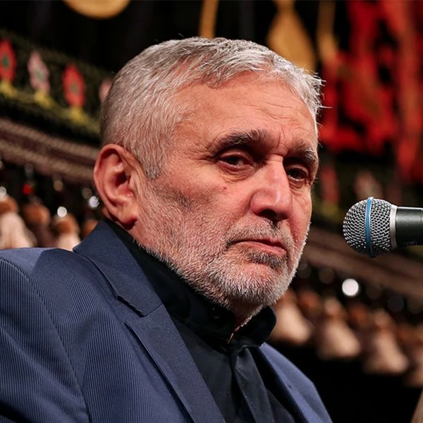 تصویر حاج منصور ارضی - باز کن سائل باران زده‌ای پشت در است