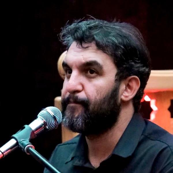 تصویر حمید علیمی - میون محراب کنار منبر