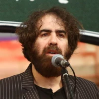 نیمه جان بود و پشت مرکب خود