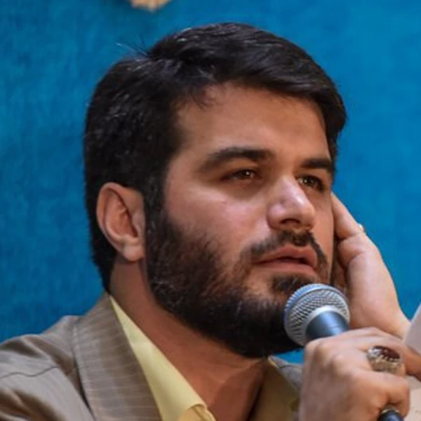 تصویر میثم مطیعی - دل پر از شادی لب پر از لبخند