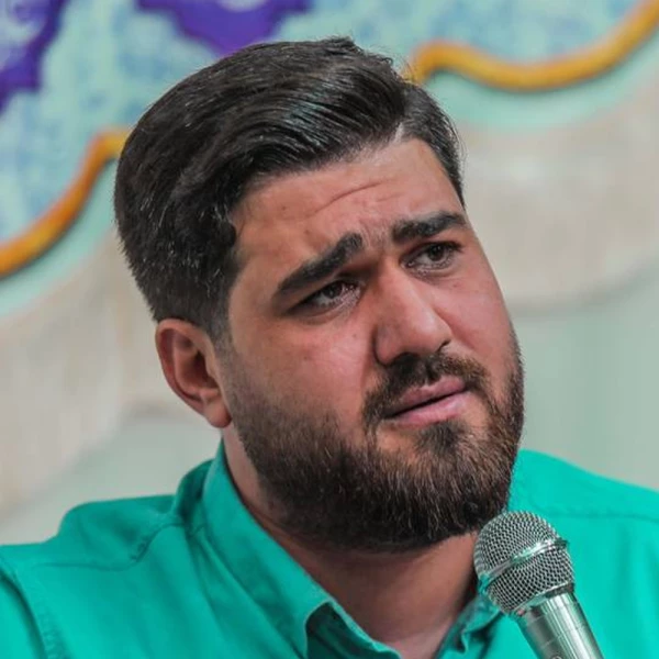 تصویر حسن عطایی - خدا هست و نه مانندی نه مثلی نه قرین دارد