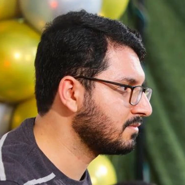تصویر علی اکبر حائری - راز نطفه‌ی پاک تعصب به علی