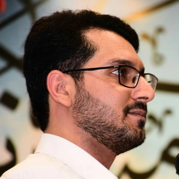 تصویر علی اکبر حائری - آی دنیا به صف بشید نیمه‌ی ماه رسید