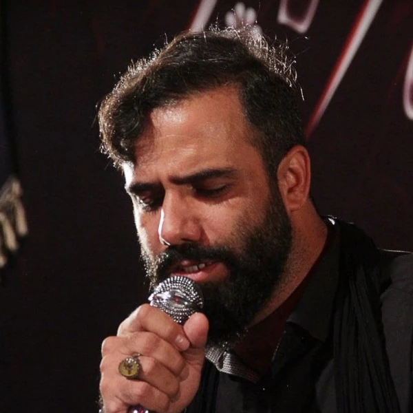 تصویر ایمان کیوانی - نگاه نافذ داری