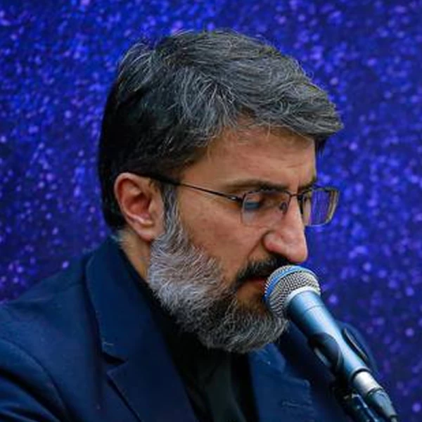 تصویر احمد نیکبختیان - حس آرامش که میگویند در طوفان علیست