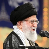 تصویر شهید امام سید علی خامنهای - اعتقاد به امام زمان