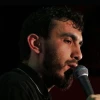 دوشدی یول اوسته قولوم