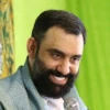 او تولّد یافت طنّازی کند