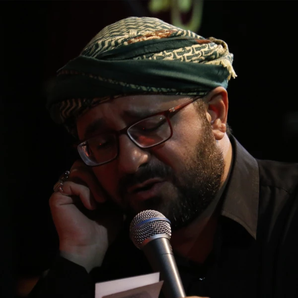 تصویر حسین محمدی فام - یکی با نیزه‌اش از پشت می‌زد