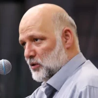 دل از خدا نبرد کس مگر علی باشد