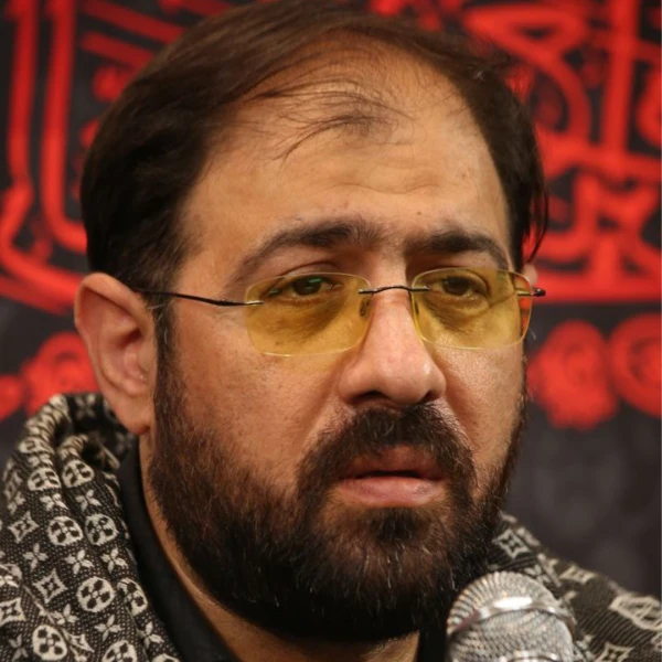 تصویر سید مهدی حسینی - گنبد ندارد، نام و نشانی بر روی مرقد ندارد