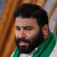 خمیده است به سمت تو چشم آهوها